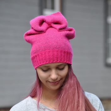Fuksiju rozā cepure ar banti
