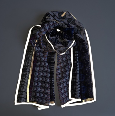 Zili balti bordo šalle ar atstarojošu maliņu