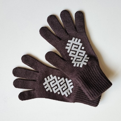 Brūni pirkstaiņi ar Zalkšiem